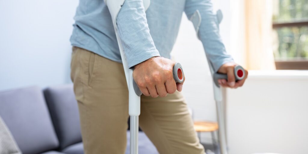 AOV-plannen op krukken lopen